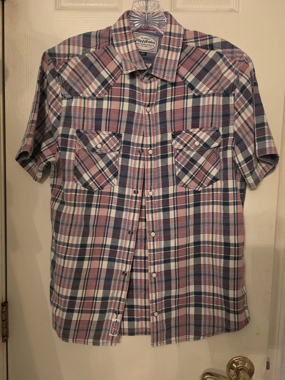 Men's Short-Sleeve Plaid Button-Down Shirt in Pink and Blue